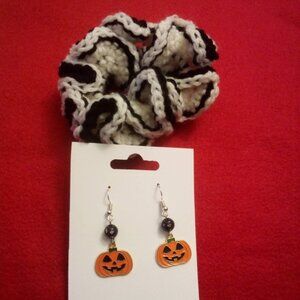 Handmade Anime Kawaii Cute Cosplay Goth Halloween Themed Crochet Scrunchie Set!